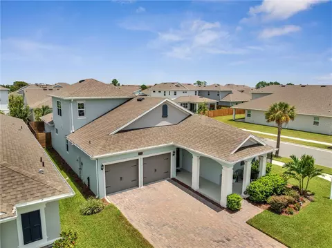 19041 Blueleaf St, Orlando, FL 32827