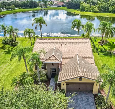 3811 Golden Knot Dr, Kissimmee, FL 34746