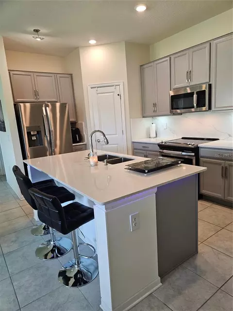 626 Peg Ct, Saint Cloud, FL 34772 photo 4