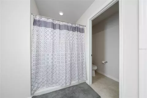 Bath - 1663 Gentle Breeze Dr, Saint Cloud, FL 34771 photo 1 of 2
