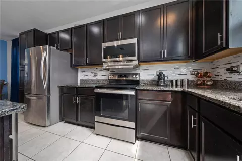 Kitchen - 1663 Gentle Breeze Dr, Saint Cloud, FL 34771 photo 1 of 2