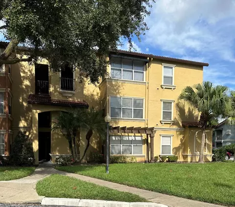5124 Conroy Rd #18, Orlando, FL 32811