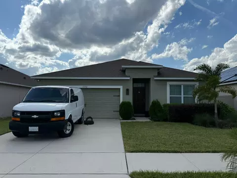 2352 White Poppy Dr, Kissimmee, FL 34747
