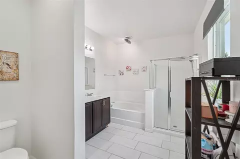 Bath - 4569 Baler Trails Dr, Saint Cloud, FL 34772 photo 2 of 3