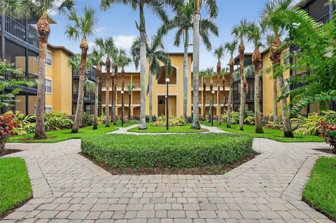 4333 Bayside Village Dr #228, Tampa, FL 33615