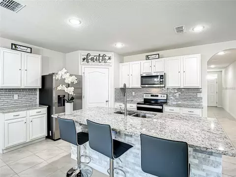 2774 Sunkissed Dr, Saint Cloud, FL 34771 photo 6