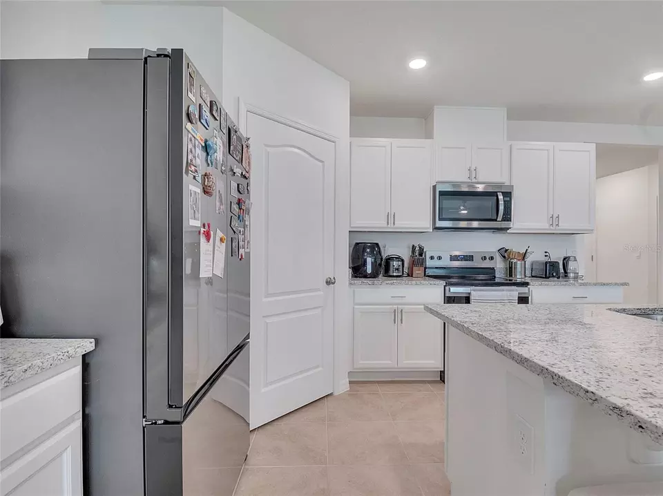 Kitchen - 3831 Botanical Way, Sanford, FL 32773 photo 5 of 6