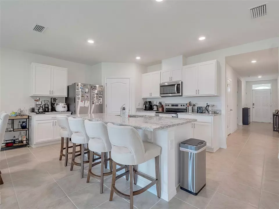 Kitchen - 3831 Botanical Way, Sanford, FL 32773 photo 3 of 6