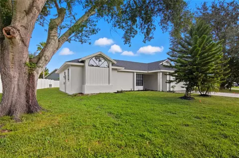 205 Red Maple Dr, Kissimmee, FL 34743