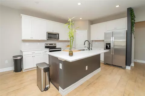 Kitchen - 1177 Fox Hedge Ln, Saint Cloud, FL 34771 photo 2 of 3