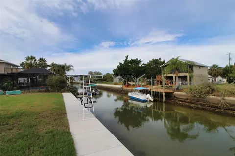 4977 Cedarbrook Ln, Hernando Beach, FL 34607 photo 3