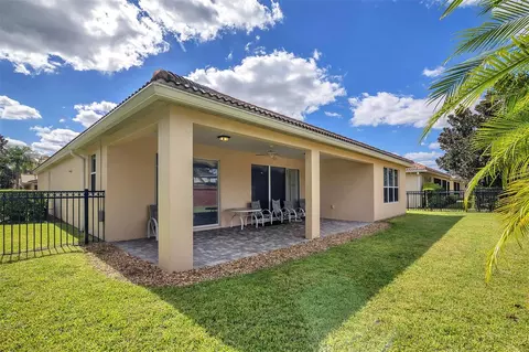 Exterior - 524 Douglas Edward Dr, Ocoee, FL 34761 photo 10 of 11