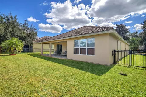 Exterior - 524 Douglas Edward Dr, Ocoee, FL 34761 photo 9 of 11