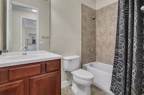 Bath - 524 Douglas Edward Dr, Ocoee, FL 34761 photo 2 of 2