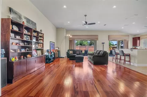Living - 524 Douglas Edward Dr, Ocoee, FL 34761 photo 3 of 3
