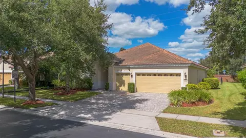 Exterior - 524 Douglas Edward Dr, Ocoee, FL 34761 photo 5 of 11