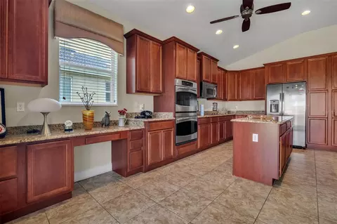 Kitchen - 524 Douglas Edward Dr, Ocoee, FL 34761 photo 3 of 5