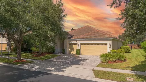 Exterior - 524 Douglas Edward Dr, Ocoee, FL 34761 photo 3 of 11