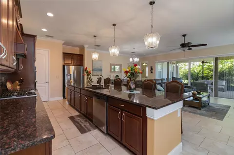Kitchen - 4921 Catalpa Dr, Saint Cloud, FL 34772 photo 5 of 7