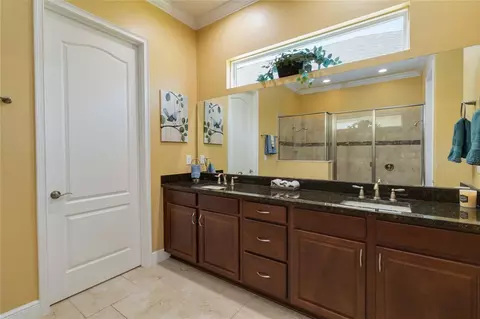 Bath - 4921 Catalpa Dr, Saint Cloud, FL 34772 photo 4 of 5