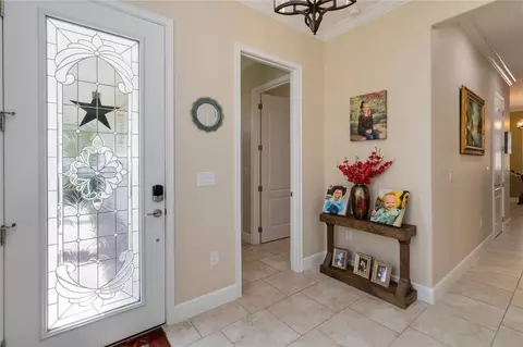 Entry Way - 4921 Catalpa Dr, Saint Cloud, FL 34772 photo 2 of 5