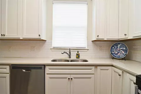 Kitchen - 2973 Cherry Blossom Loop, Saint Cloud, FL 34771 photo 3 of 3