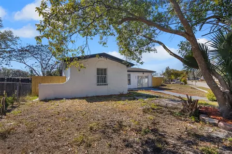 Exterior - 905 Spring Creek Dr, Ocoee, FL 34761 photo 6 of 12