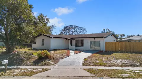 Exterior - 905 Spring Creek Dr, Ocoee, FL 34761 photo 5 of 12