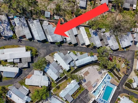 8600 42nd Pl N #11, Saint Petersburg, FL 33709