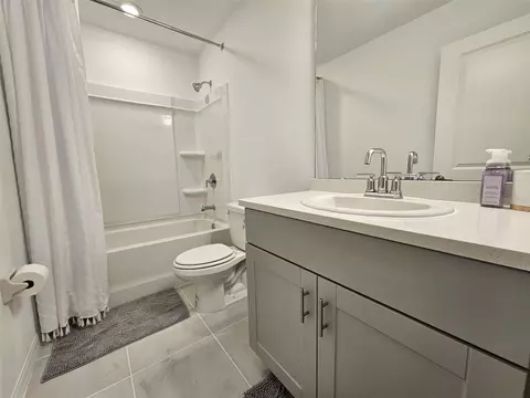 Bath - 4451 Arlington Ave, Saint Cloud, FL 34769 photo 5 of 6