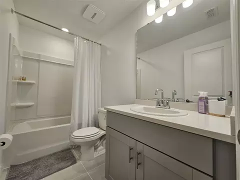 Bath - 4451 Arlington Ave, Saint Cloud, FL 34769 photo 4 of 6