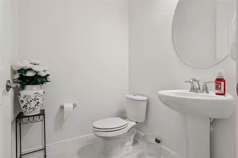 Bath - 5027 Dancy Ln, Saint Cloud, FL 34772 photo 2 of 5
