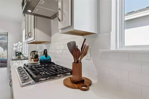 Kitchen - 5027 Dancy Ln, Saint Cloud, FL 34772 photo 6 of 8