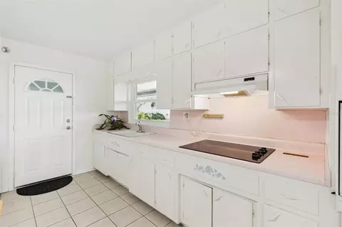 Kitchen - 1801 Lakeshore Blvd, Saint Cloud, FL 34769 photo 2 of 2