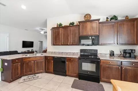 Kitchen - 1129 Legatto Loop, Dundee, FL 33838 photo 2 of 3