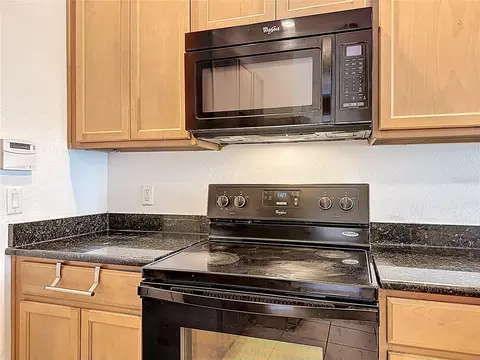 Kitchen - 1991 Switch Grass Cir, Ocoee, FL 34761 photo 4 of 7