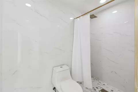 Bath - 6346 Bennett Ct, Saint Cloud, FL 34771 photo 3 of 4