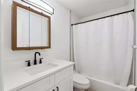 Bath - 6346 Bennett Ct, Saint Cloud, FL 34771 photo 1 of 4