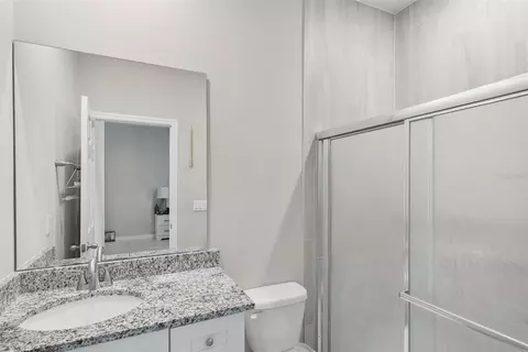 Bath - 10211023 Titcomb St, Eustis, FL 32726 photo 2 of 4
