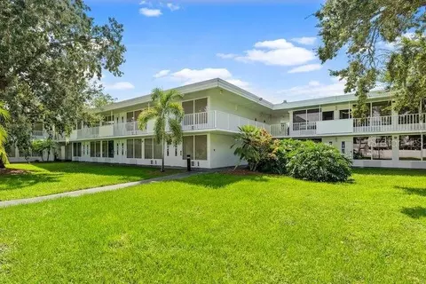 2930 Polynesian Isle Blvd #245, Kissimmee, FL 34746