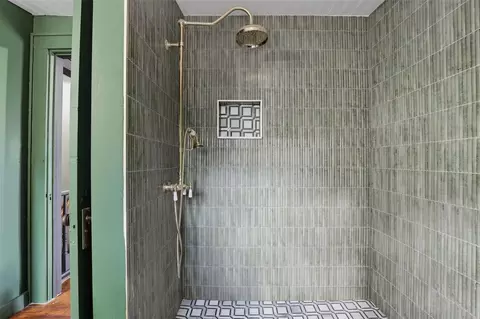 Bath - 1510 Washington Ave, Eustis, FL 32726 photo 5 of 5