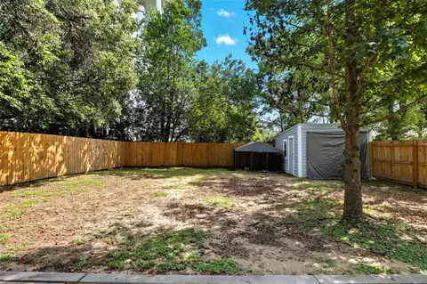 Exterior - 1510 Washington Ave, Eustis, FL 32726 photo 9 of 12