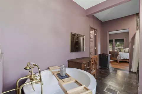 Bath - 1510 Washington Ave, Eustis, FL 32726 photo 3 of 5