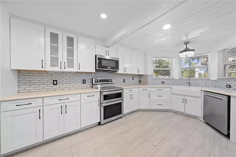 Kitchen - 4321 Rummell Rd, Saint Cloud, FL 34769 photo 10 of 10