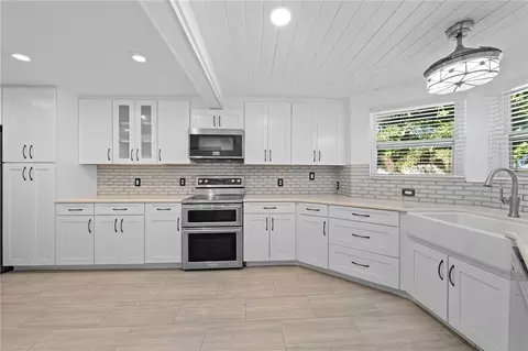Kitchen - 4321 Rummell Rd, Saint Cloud, FL 34769 photo 5 of 10