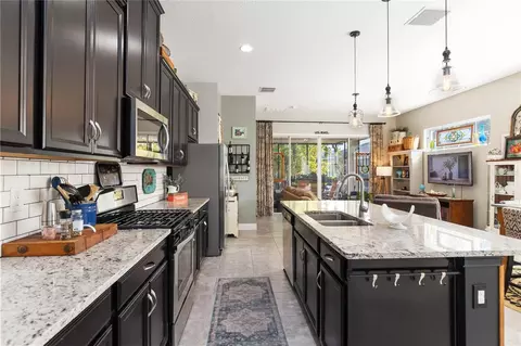 Kitchen - 2463 Datura Loop, Saint Cloud, FL 34772 photo 5 of 7