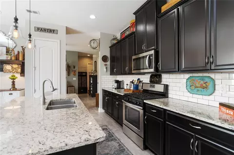 Kitchen - 2463 Datura Loop, Saint Cloud, FL 34772 photo 7 of 7