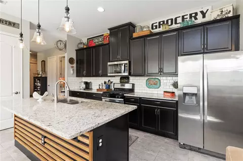 Kitchen - 2463 Datura Loop, Saint Cloud, FL 34772 photo 4 of 7