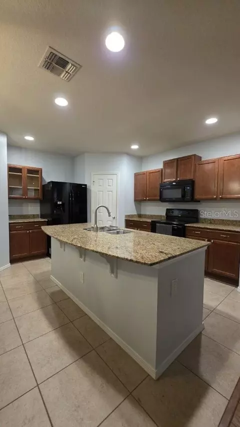 Kitchen - 4630 Chatterton Way, Riverview, FL 33578 photo 1 of 3