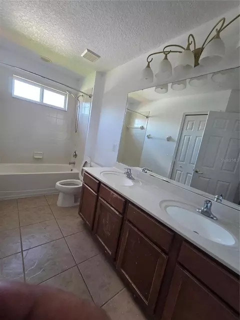Bath - 2400 Tybee Rd, Saint Cloud, FL 34769 photo 1 of 1